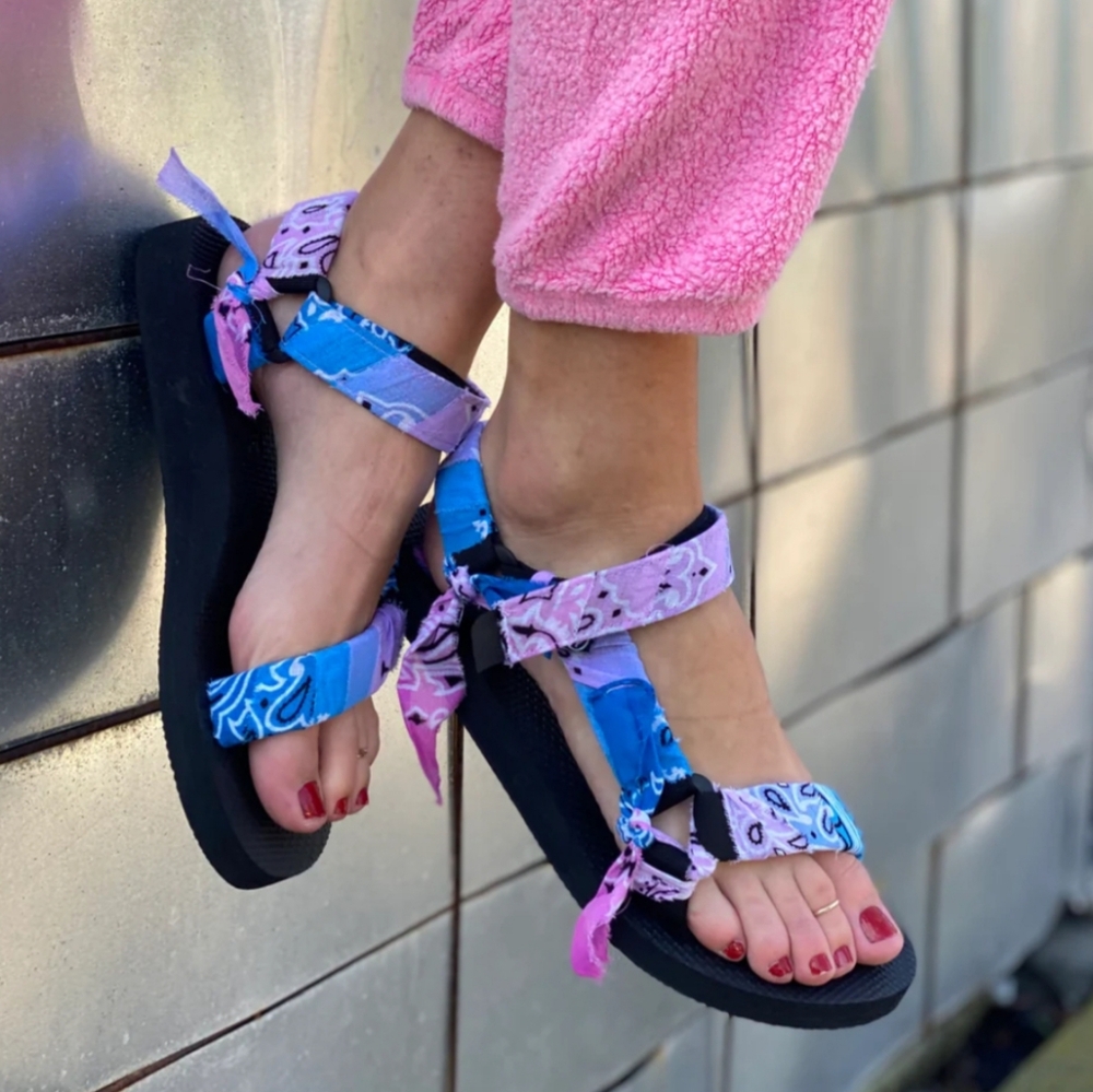 NWT Arizona Love Trekky Bandana Sandals Size 40